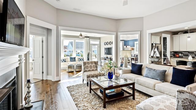 4444 Moxie Way, Charlotte, NC 28215