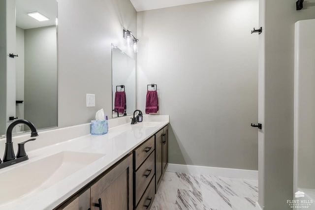 3705 Ames Circle, Manhattan, KS 66502