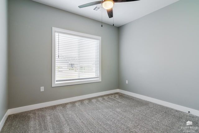 3705 Ames Circle, Manhattan, KS 66502