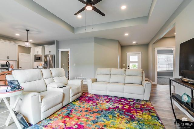 3705 Ames Circle, Manhattan, KS 66502