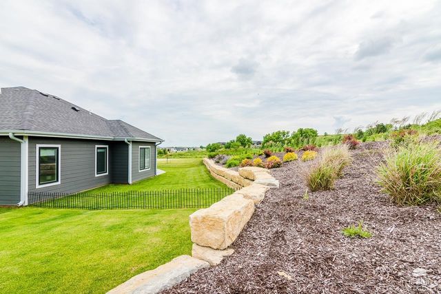 3705 Ames Circle, Manhattan, KS 66502