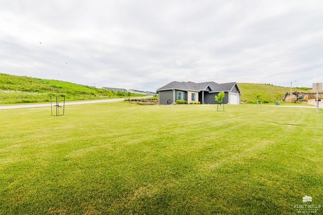 3705 Ames Circle, Manhattan, KS 66502