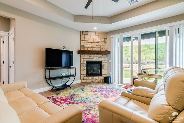 3705 Ames Circle, Manhattan, KS 66502