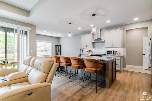3705 Ames Circle, Manhattan, KS 66502