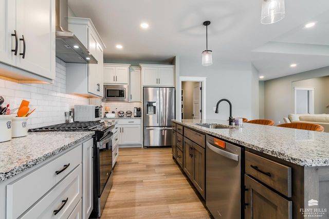 3705 Ames Circle, Manhattan, KS 66502