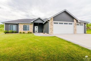 3705 Ames Circle, Manhattan, KS 66502