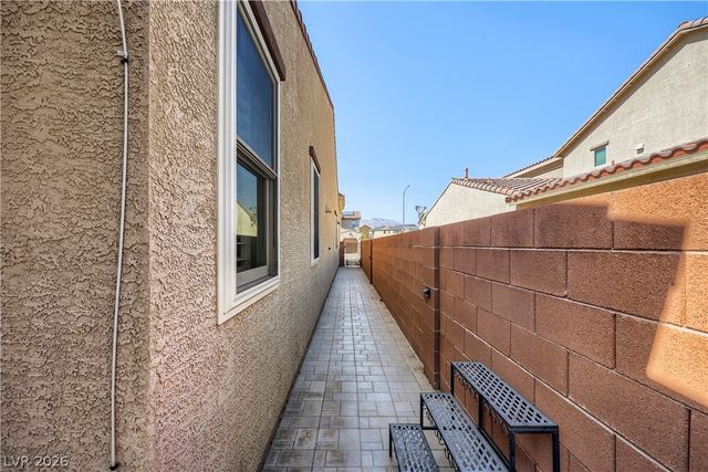 1017 CLAYSTONE RIDGE Avenue, North Las Vegas, NV 89084
