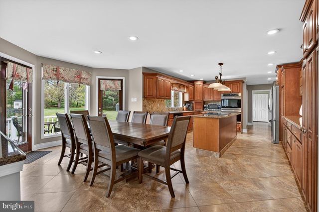 6 LA RUE LN, Medford, NJ 08055