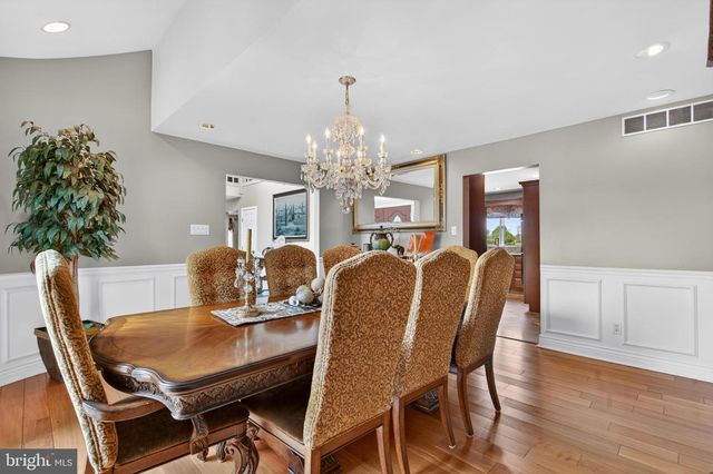 6 LA RUE LN, Medford, NJ 08055