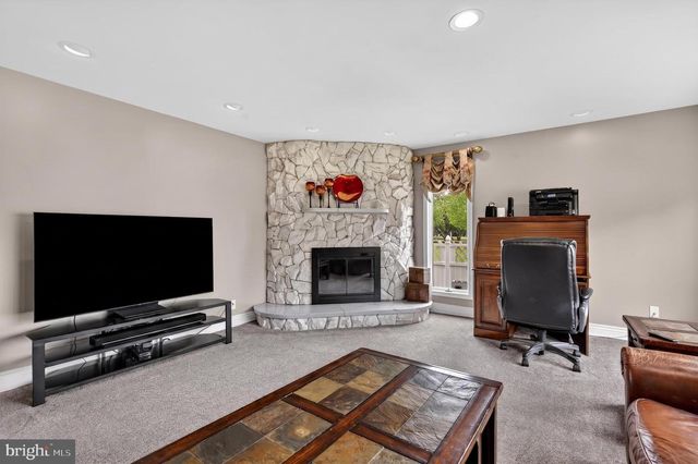 6 LA RUE LN, Medford, NJ 08055