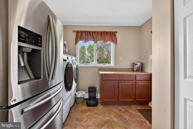 6 LA RUE LN, Medford, NJ 08055