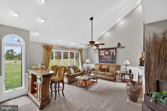 6 LA RUE LN, Medford, NJ 08055