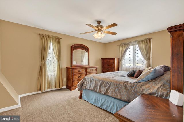 6 LA RUE LN, Medford, NJ 08055