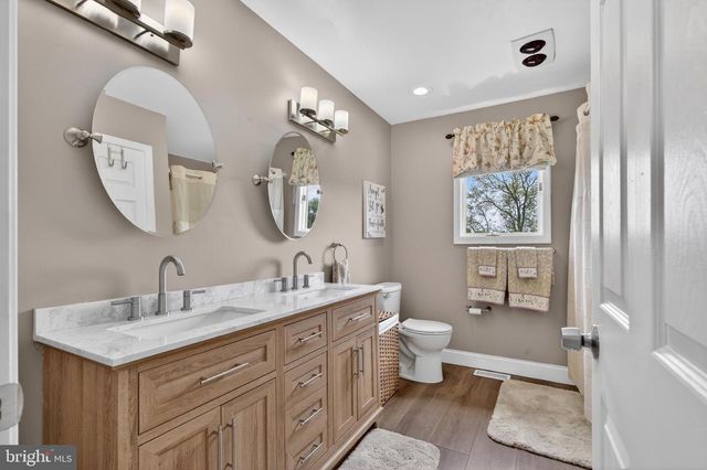 6 LA RUE LN, Medford, NJ 08055