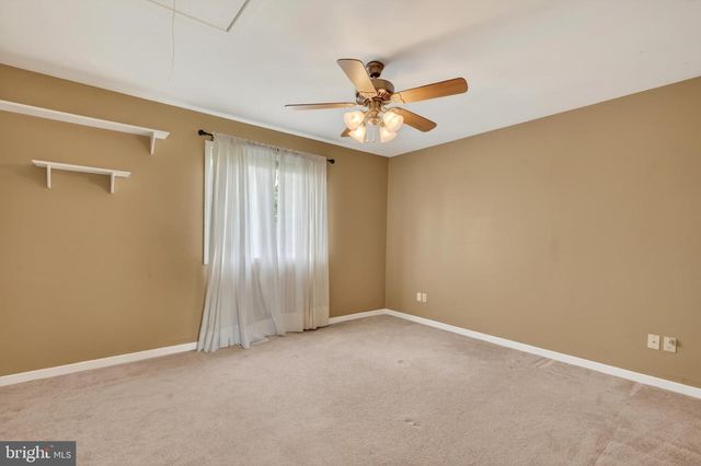 6 LA RUE LN, Medford, NJ 08055