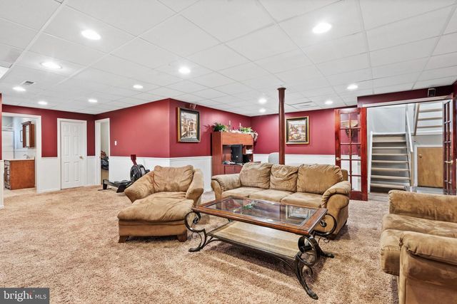 6 LA RUE LN, Medford, NJ 08055