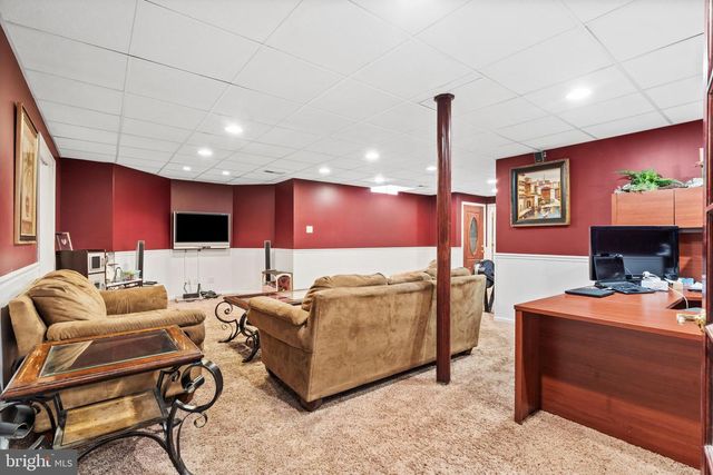 6 LA RUE LN, Medford, NJ 08055