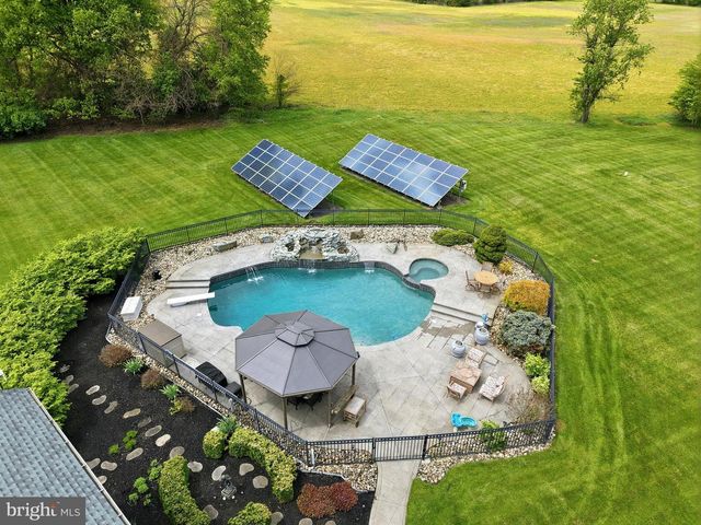 6 LA RUE LN, Medford, NJ 08055