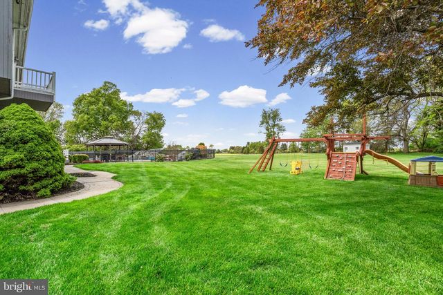 6 LA RUE LN, Medford, NJ 08055