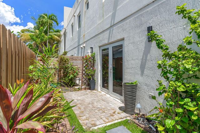 622 NE 10th Avenue, Fort Lauderdale, FL 33304