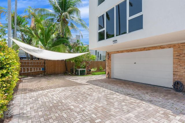622 NE 10th Avenue, Fort Lauderdale, FL 33304