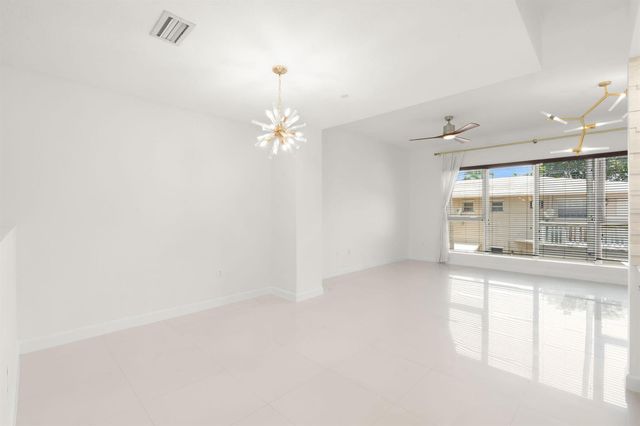 622 NE 10th Avenue, Fort Lauderdale, FL 33304