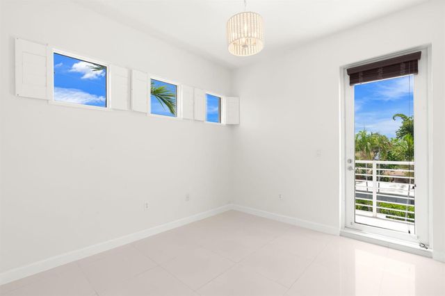 622 NE 10th Avenue, Fort Lauderdale, FL 33304