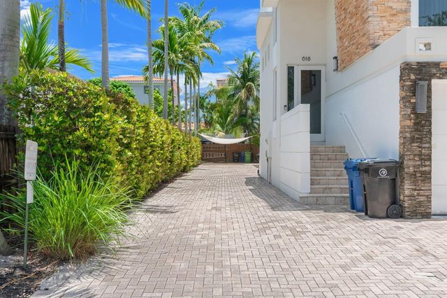 622 NE 10th Avenue, Fort Lauderdale, FL 33304