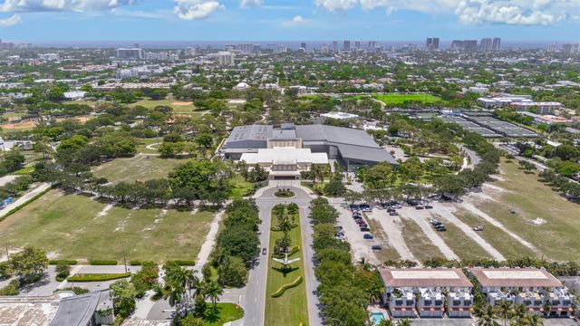 622 NE 10th Avenue, Fort Lauderdale, FL 33304