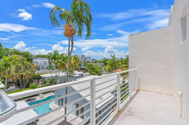 622 NE 10th Avenue, Fort Lauderdale, FL 33304