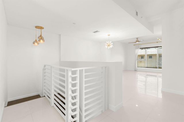 622 NE 10th Avenue, Fort Lauderdale, FL 33304