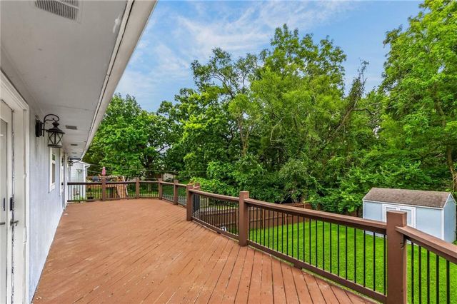 9921 W 67th Street, Merriam, KS 66203