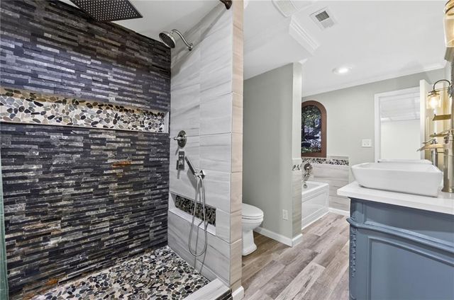 9921 W 67th Street, Merriam, KS 66203