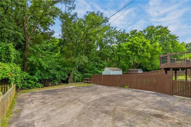 9921 W 67th Street, Merriam, KS 66203