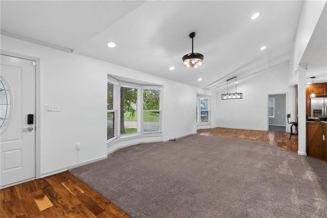 9921 W 67th Street, Merriam, KS 66203