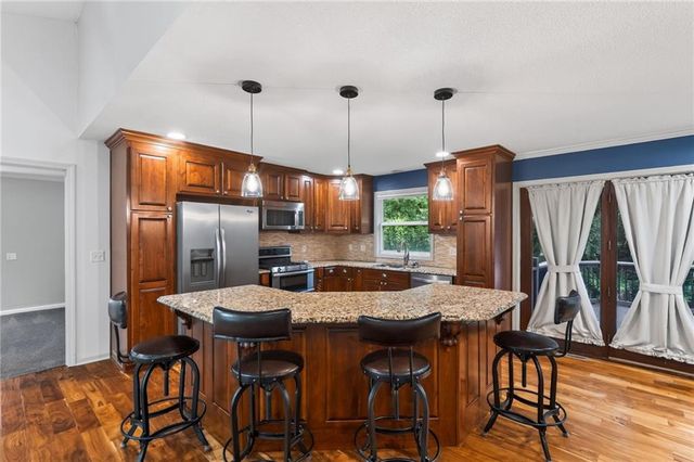 9921 W 67th Street, Merriam, KS 66203
