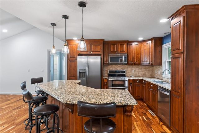 9921 W 67th Street, Merriam, KS 66203