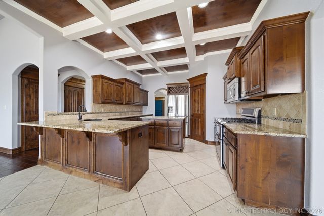 8922 N 143rd East Avenue, Owasso, OK 74055