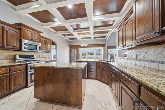 8922 N 143rd East Avenue, Owasso, OK 74055