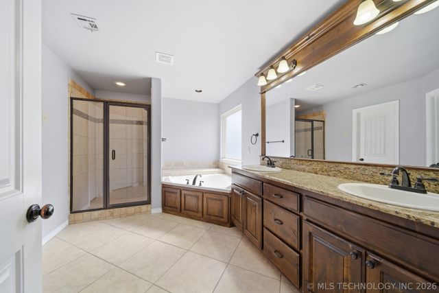 8922 N 143rd East Avenue, Owasso, OK 74055