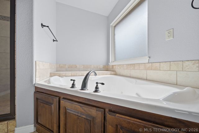 8922 N 143rd East Avenue, Owasso, OK 74055