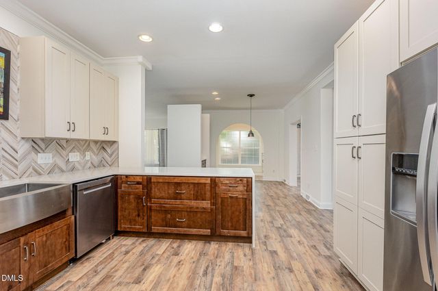 6086 Dunes Drive, Sanford, NC 27332