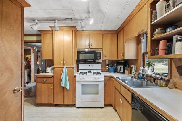 815 333rd Avenue NE, Cambridge, MN 55008