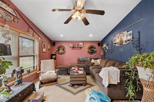 815 333rd Avenue NE, Cambridge, MN 55008