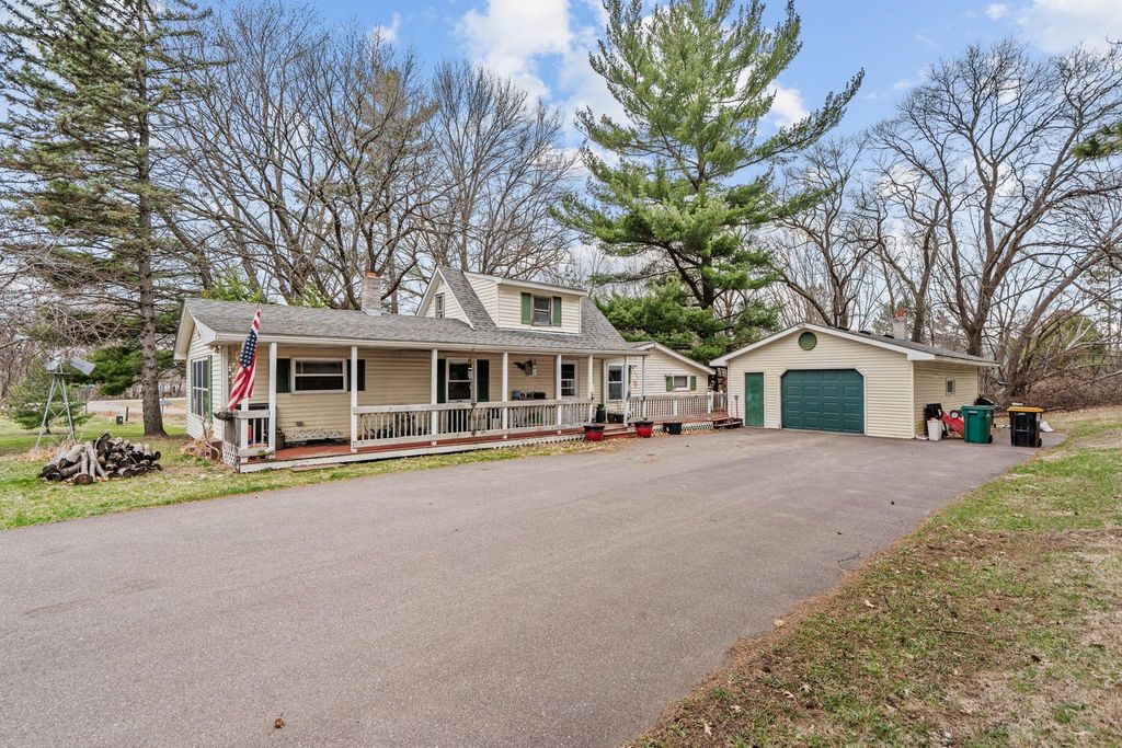 815 333rd Avenue NE, Cambridge, MN 55008