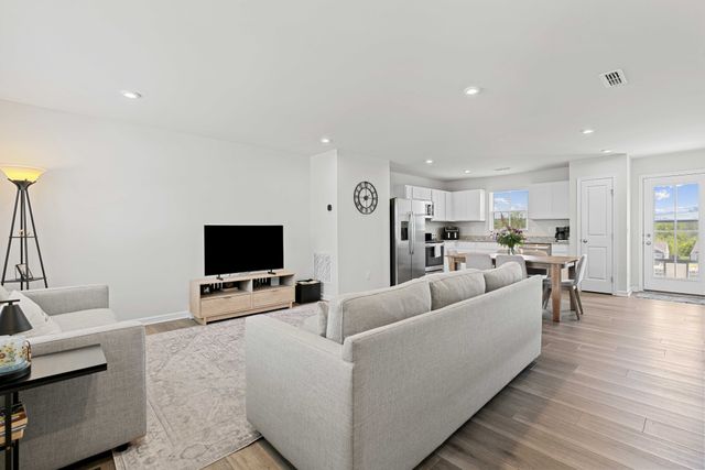 3305 Thorpe Rd, Nashville, TN 37207