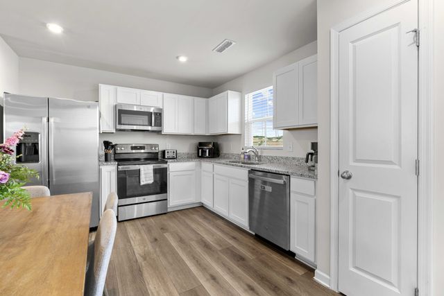 3305 Thorpe Rd, Nashville, TN 37207