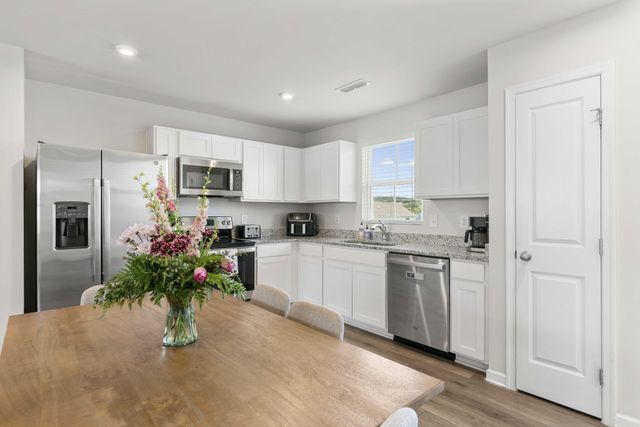 3305 Thorpe Rd, Nashville, TN 37207