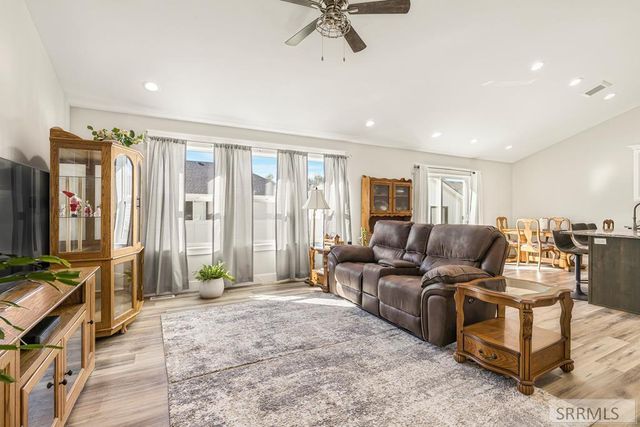 1334 Harris Loop, Blackfoot, ID 83221