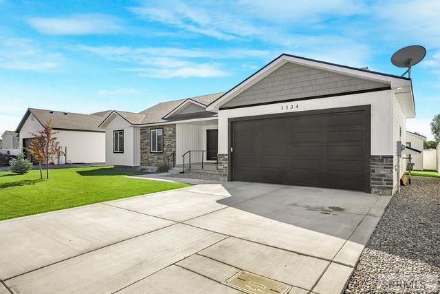 1334 Harris Loop, Blackfoot, ID 83221
